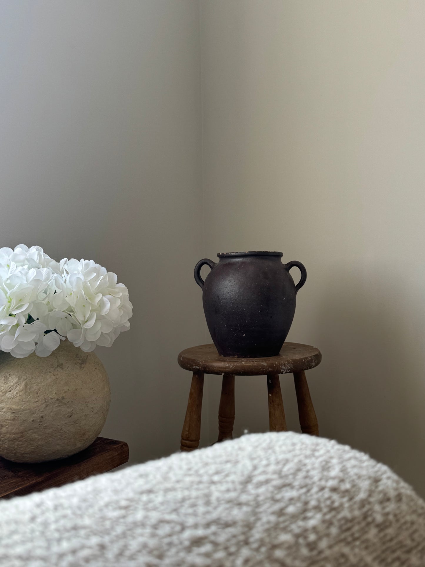 Plumb Twin Handle Rounded Pot