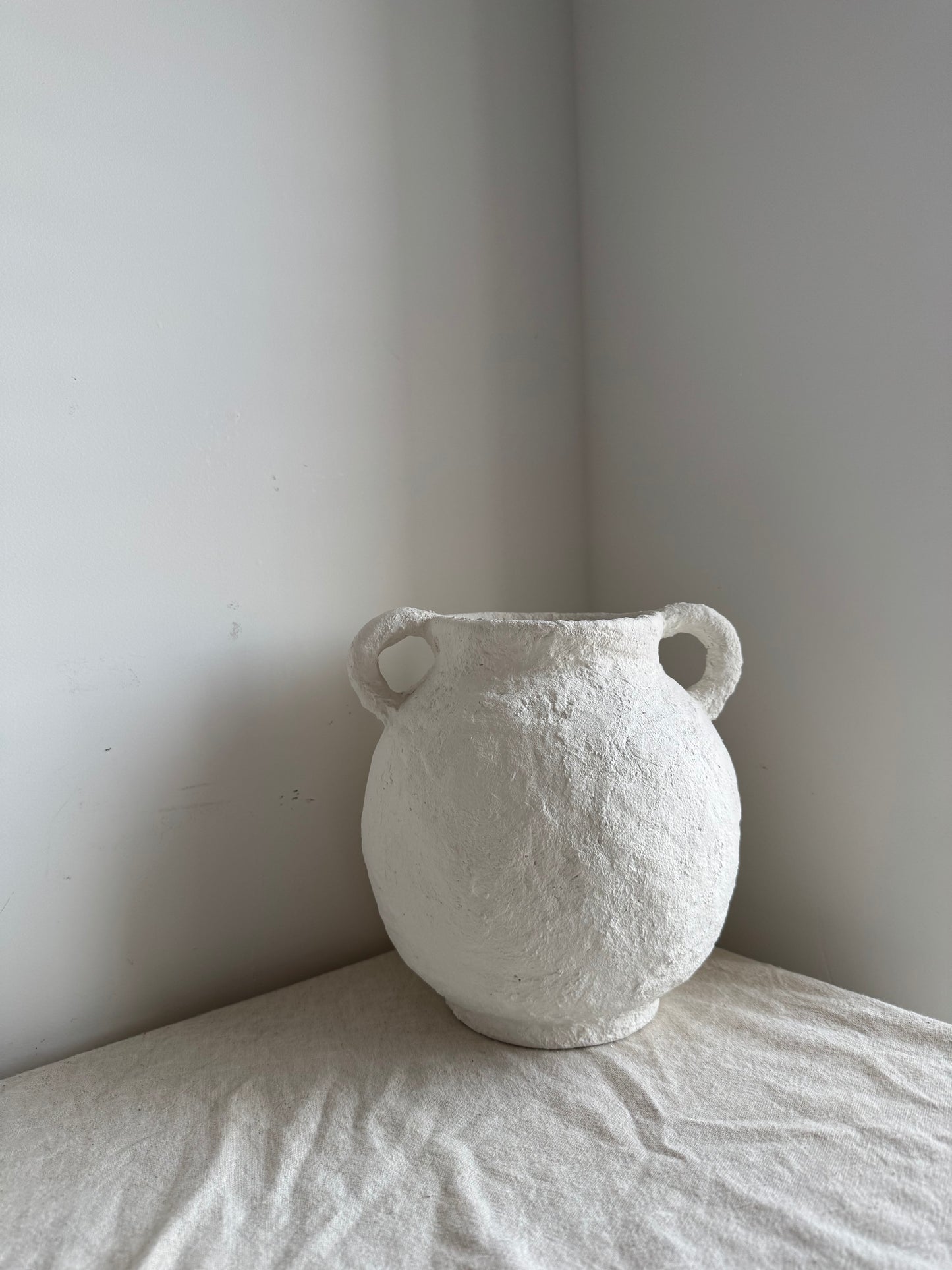 CLOUD  |  off-white double handled textured pot