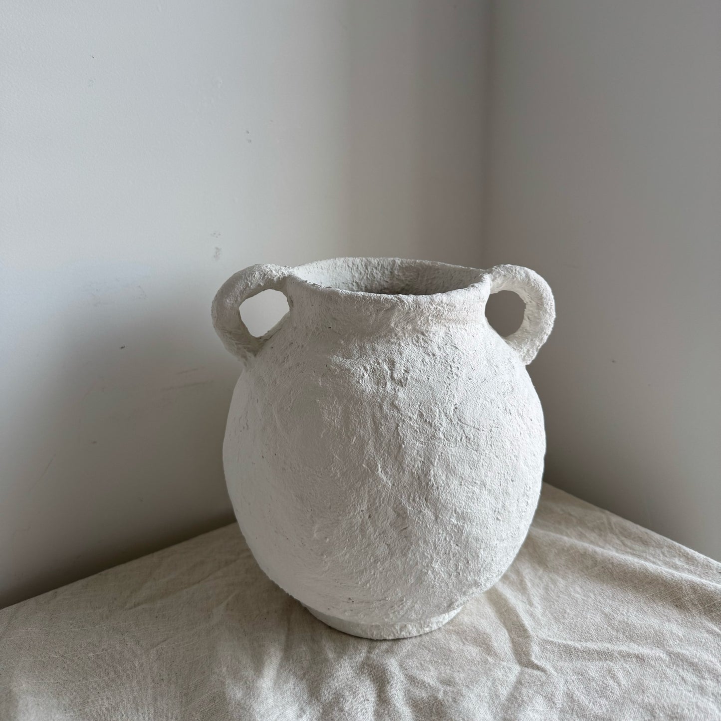 CLOUD  |  off-white double handled textured pot