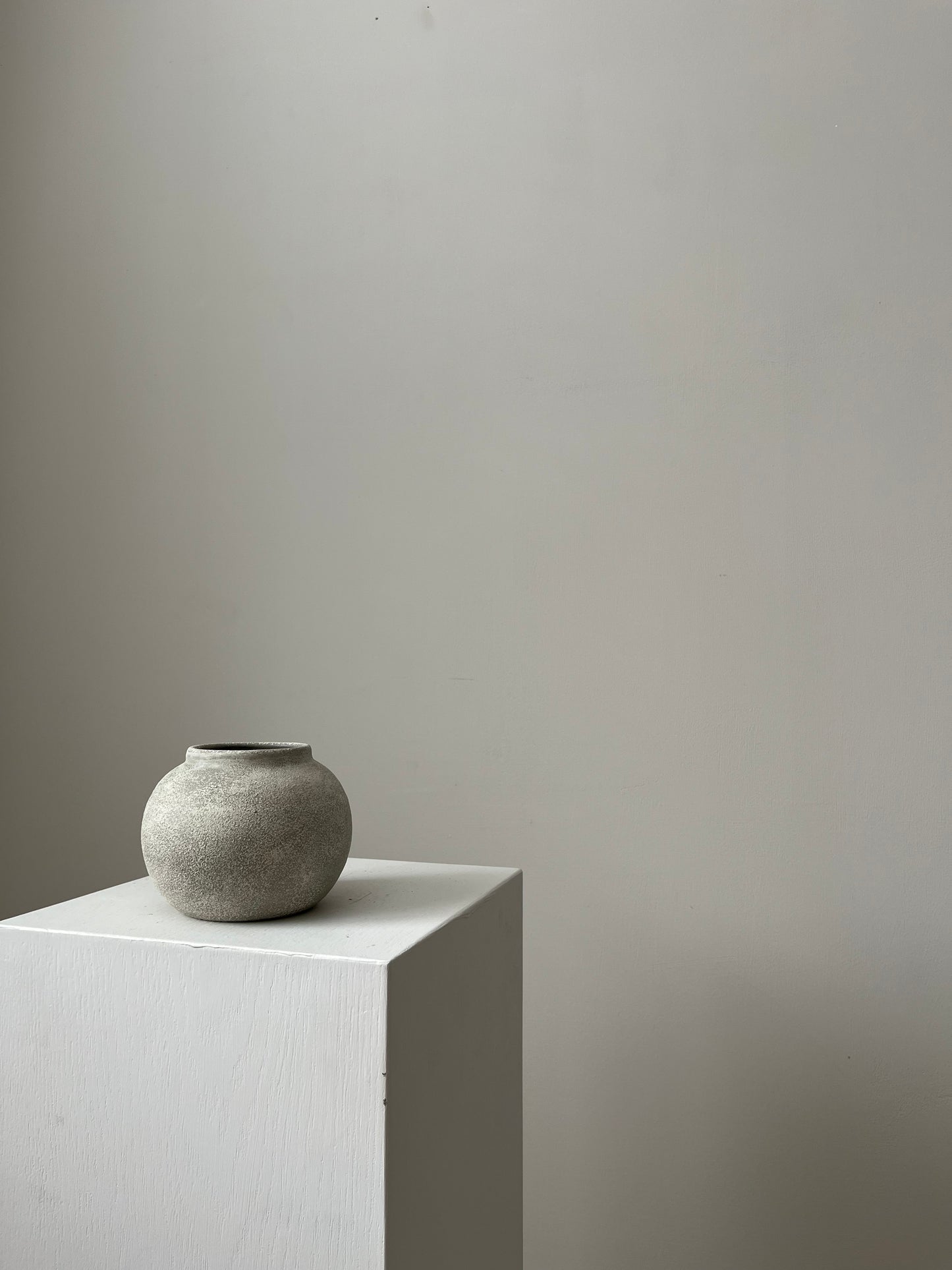 CLOUD  |  greige textured pot