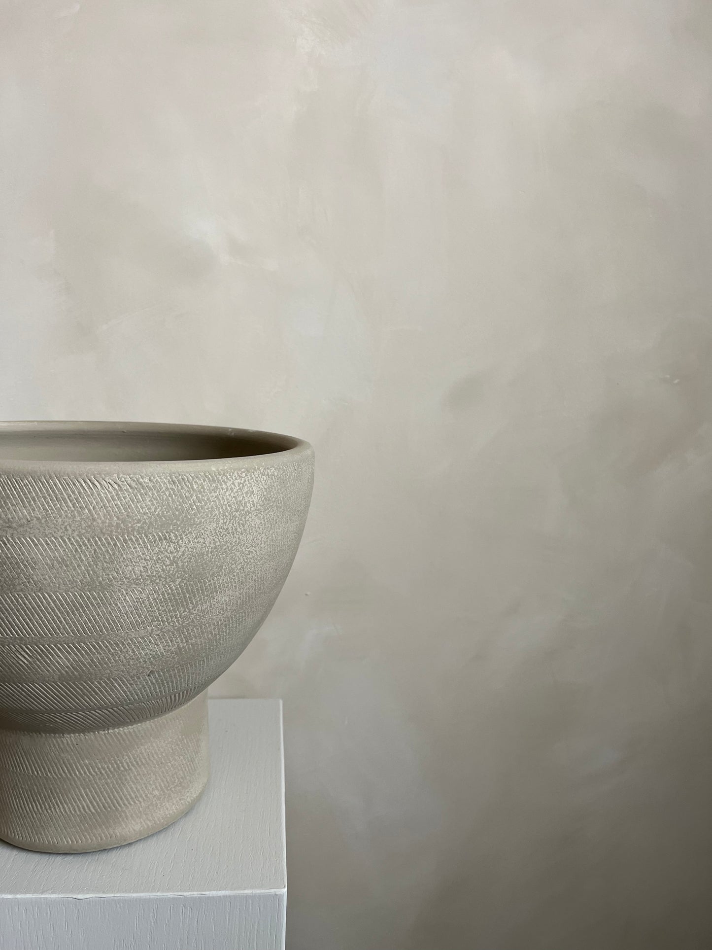 CLOUD  |  beige line detail pedestal planter/pot