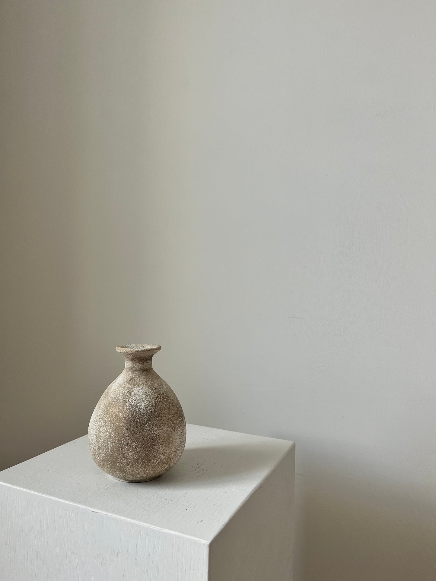 CLOUD  |  textured teardrop vase