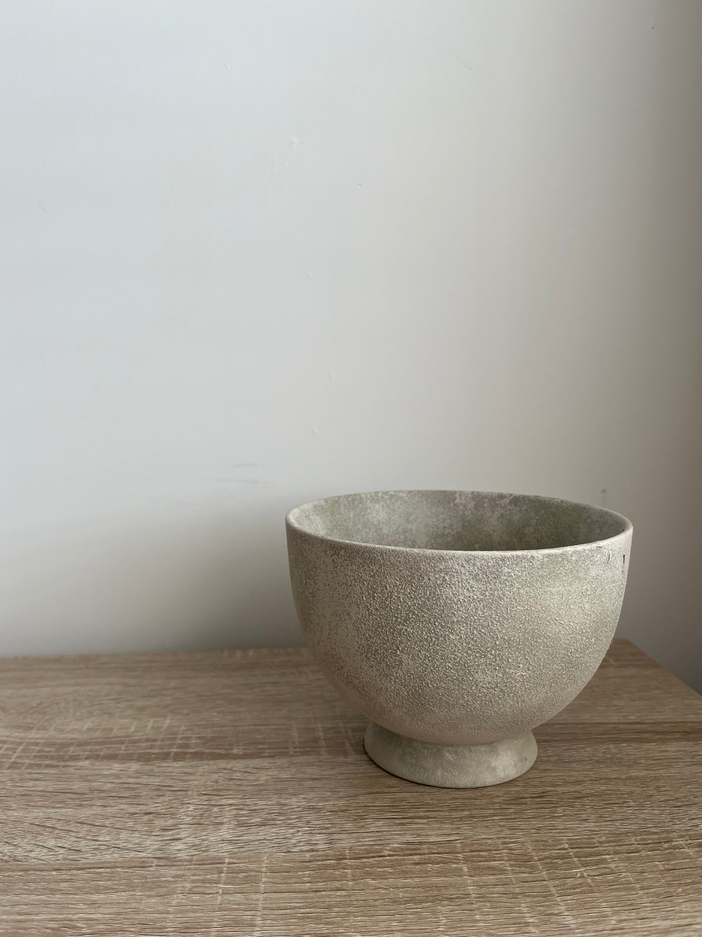 CLOUD  |  beige pedestal decorative bowl