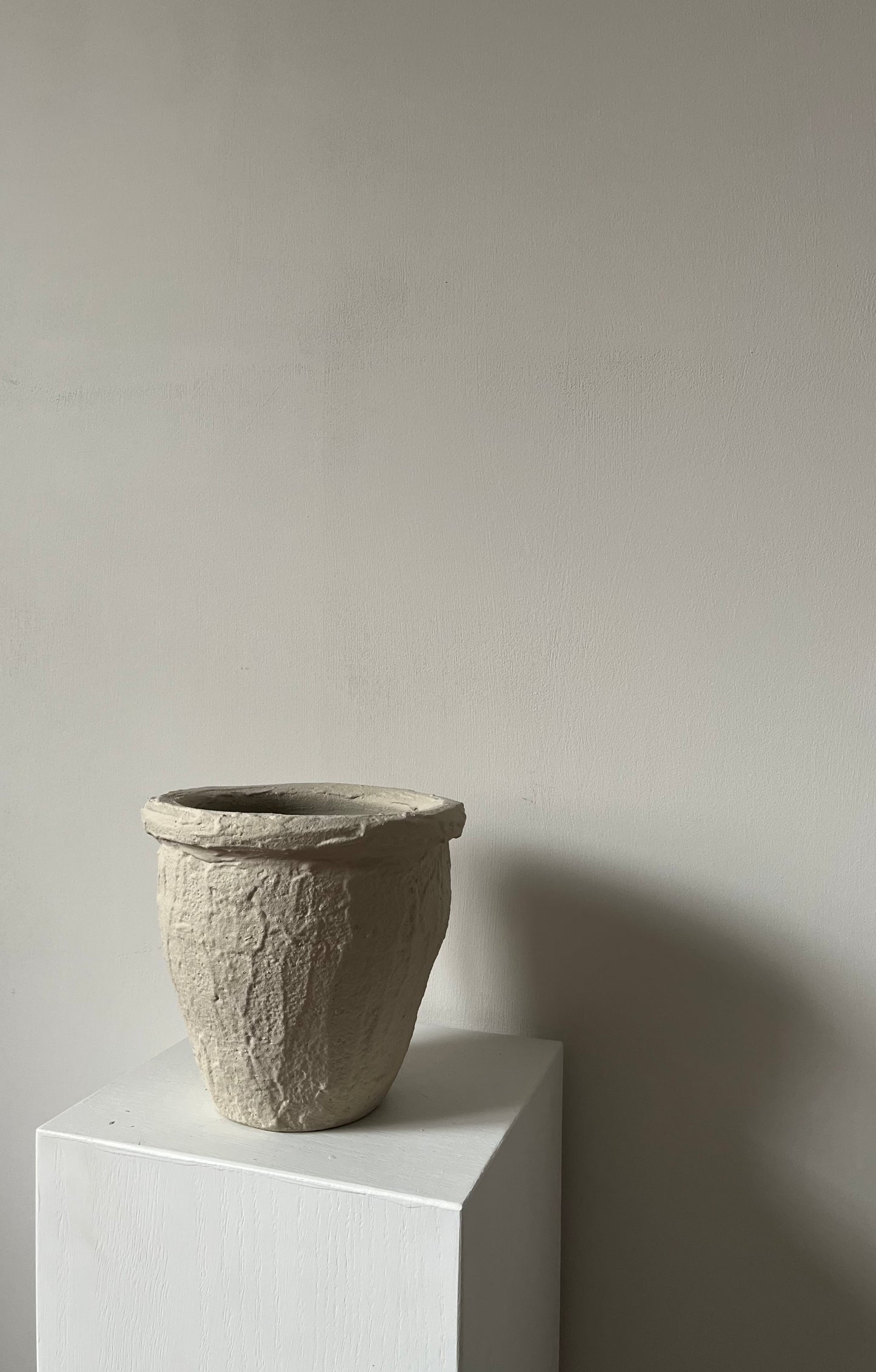 CLOUD  |  heavily textured beige pot